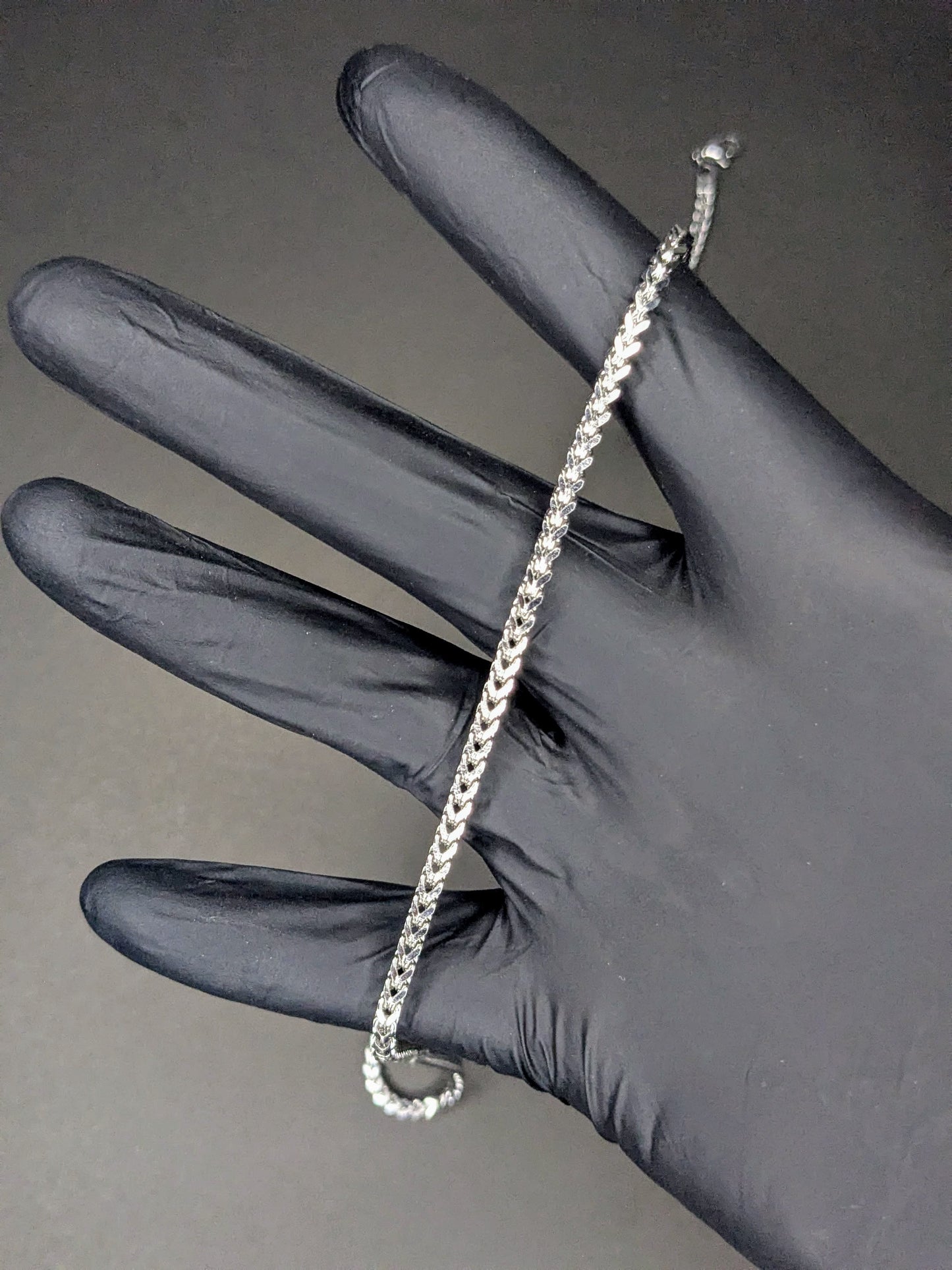 Unisex Sleek Silver Chain – Minimal & Bold